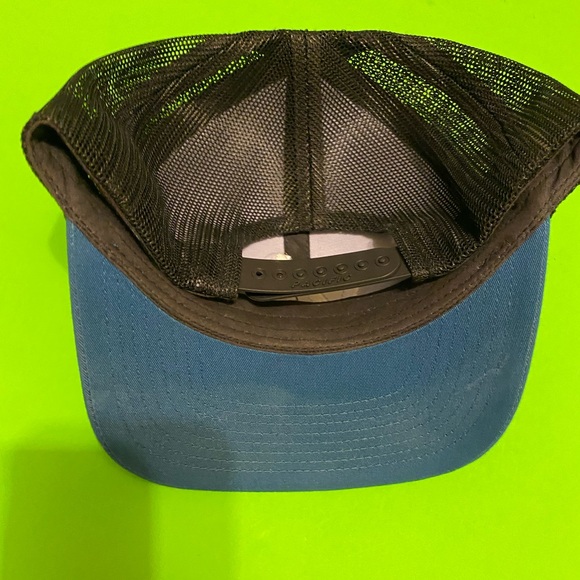 Pacific Headwear two-tone Mens hat - Picture 3 of 5